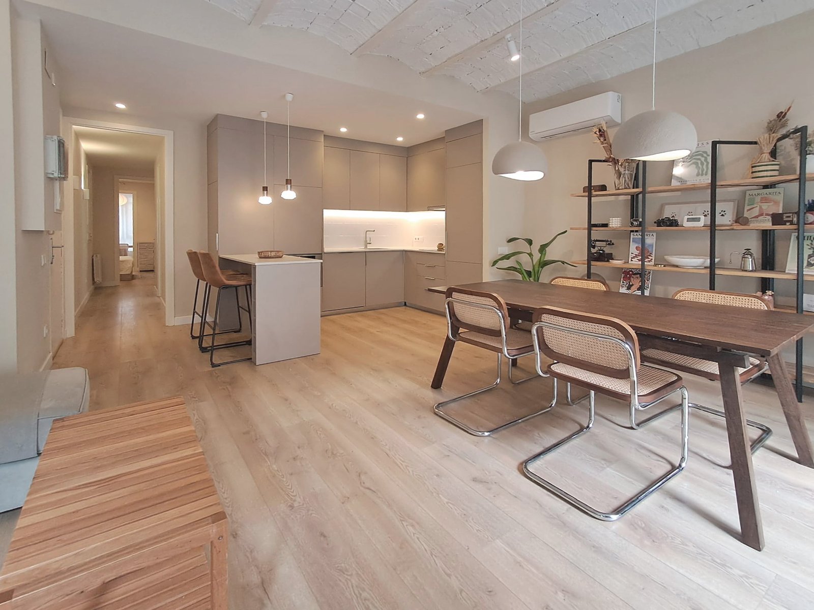 5. SALON 2